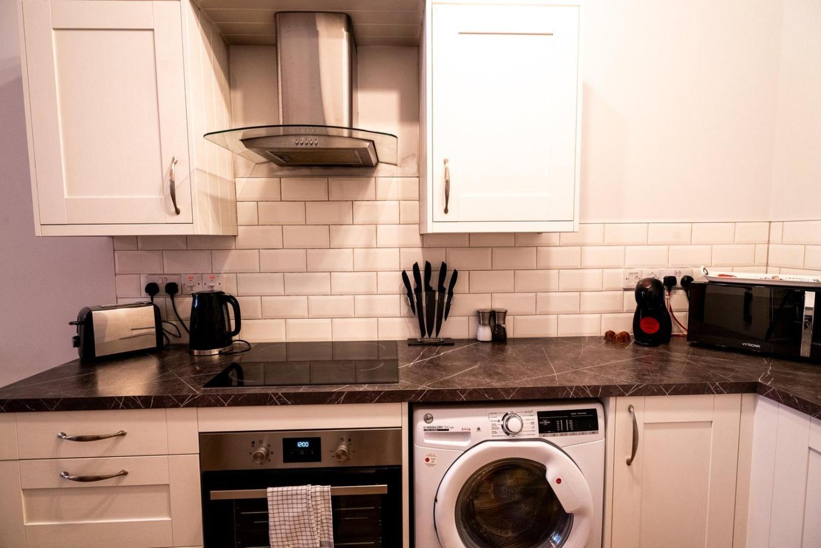 Free Parking | Smart Tv | 4 Guests Apartment Swansea Exterior foto